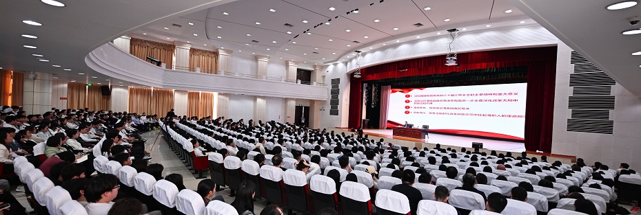 省委常委，省政府党组副书记、常务副省长巴特尔到我校讲授思政课