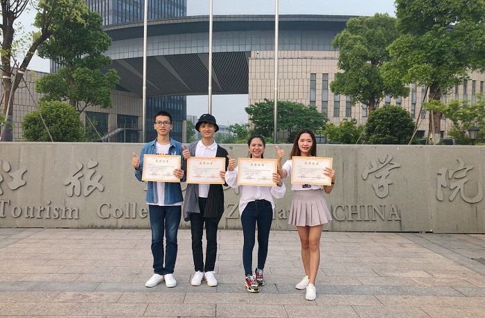 获奖学生合影（旅游学院供图）.jpg