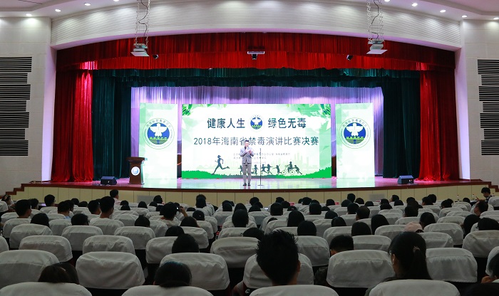 演讲比赛现?。êＶ扒嗄昙钦咄?黎加奎摄影）.jpg